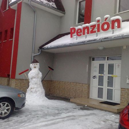 Guest House Penzion Fortuna Tvrdosin Exteriör bild