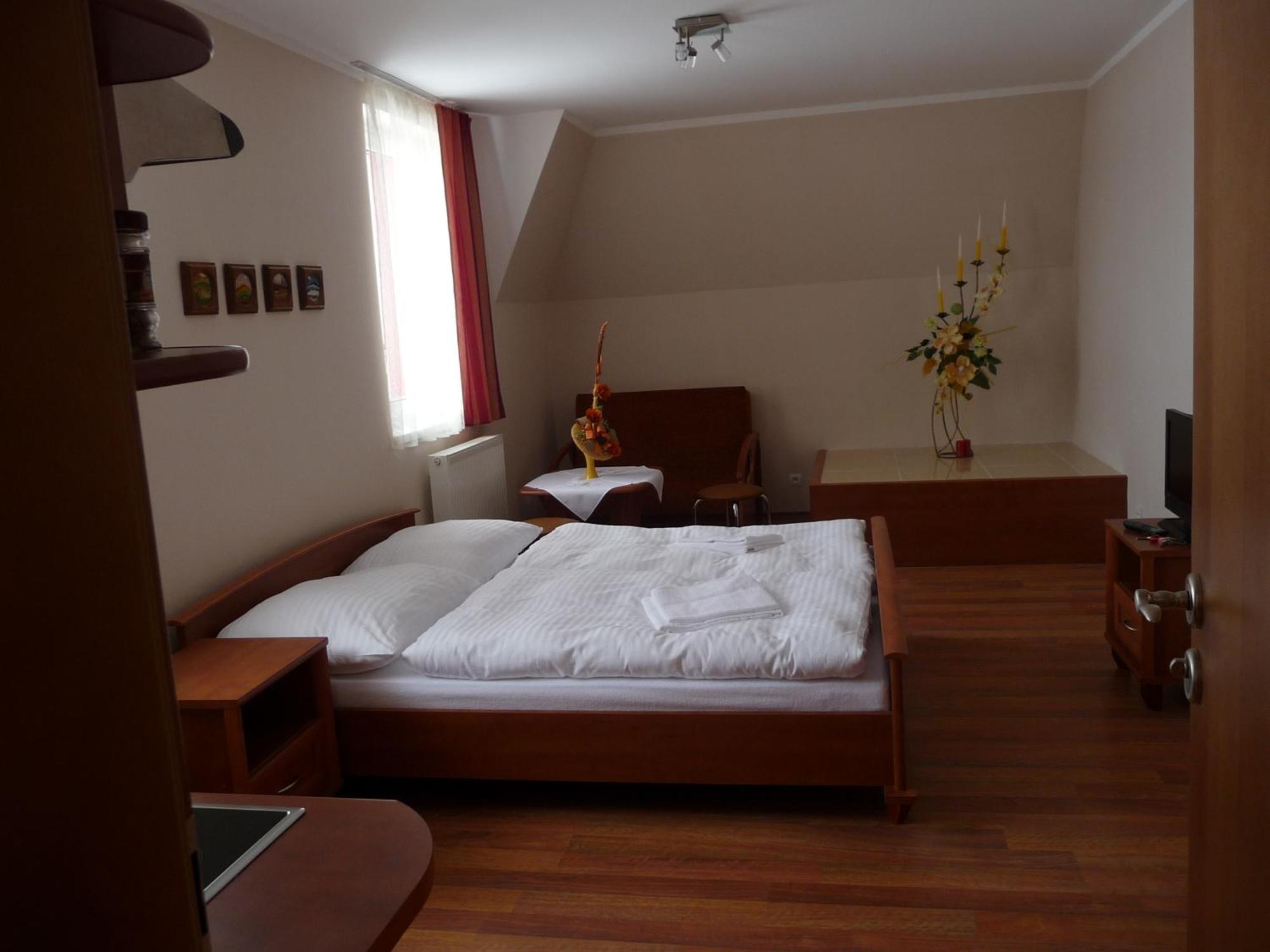 Guest House Penzion Fortuna Tvrdosin Exteriör bild