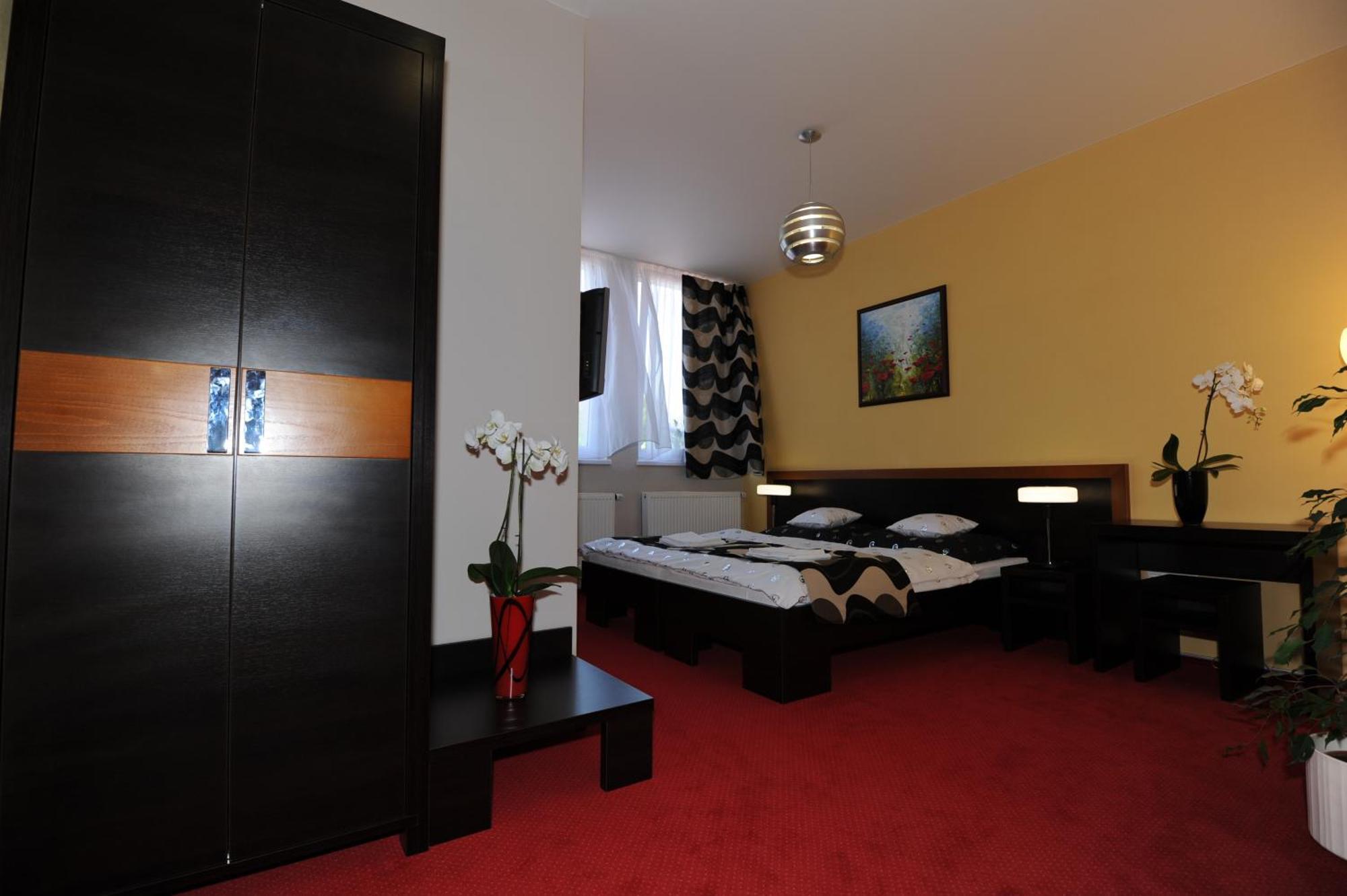Guest House Penzion Fortuna Tvrdosin Exteriör bild