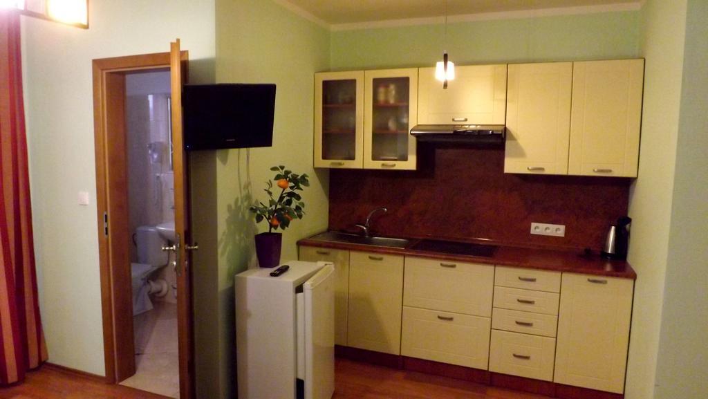 Guest House Penzion Fortuna Tvrdosin Rum bild