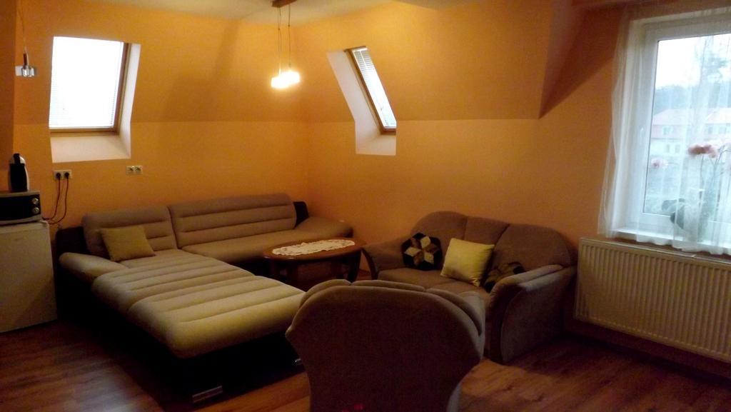 Guest House Penzion Fortuna Tvrdosin Rum bild